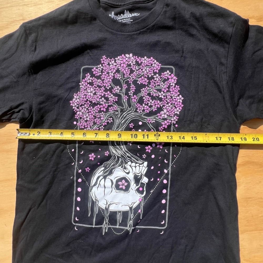Threadless Yan Kowen Cherry Blossom Skull Graphic Tee Black Mens Medium M - Picture 2 of 5